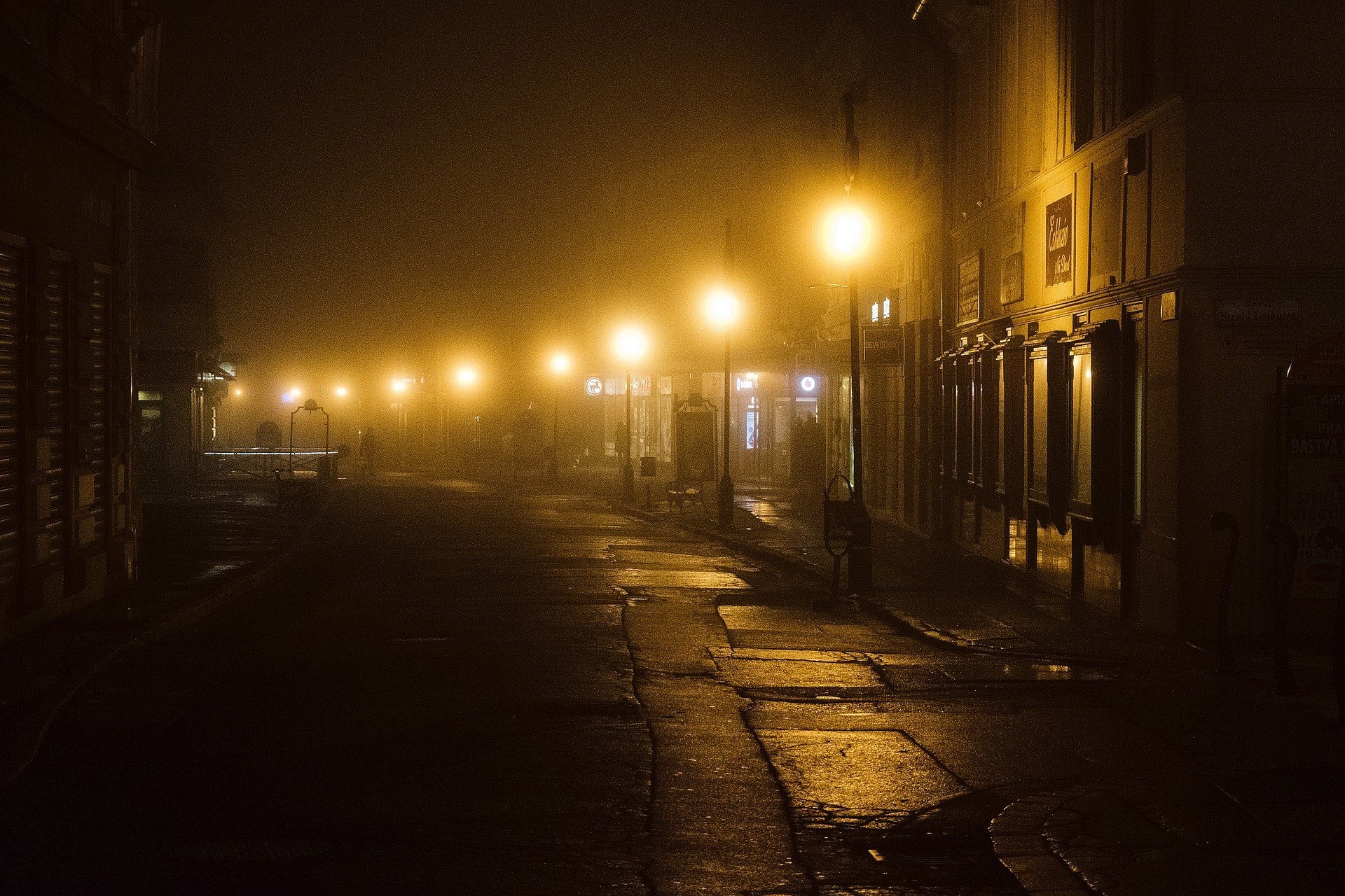 Был вечер пуст. Ночная улица. Пустая темная улица. Ночной город улица. Ночная улица с фонарями.