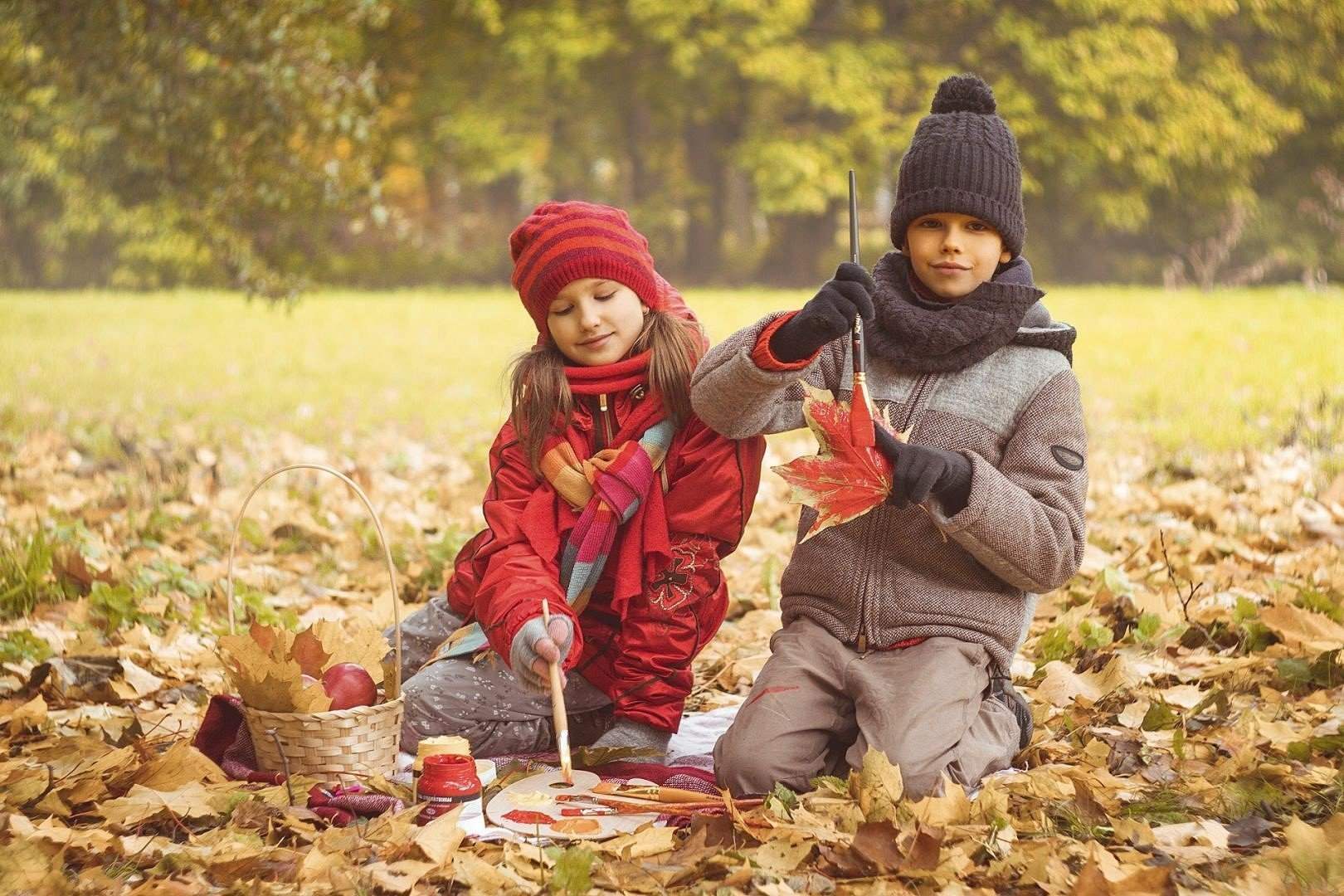 Осень другая семья. Осень для детей. Дети осенью. Осенняя одежда. Осенние прогулки с детьми.