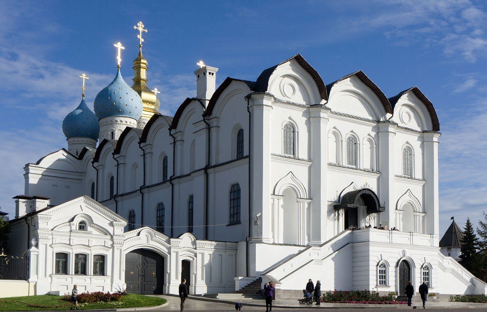 Православный храм какие есть. Храм Благовещенского собора Казань. Православный храм в Казани в Кремле.