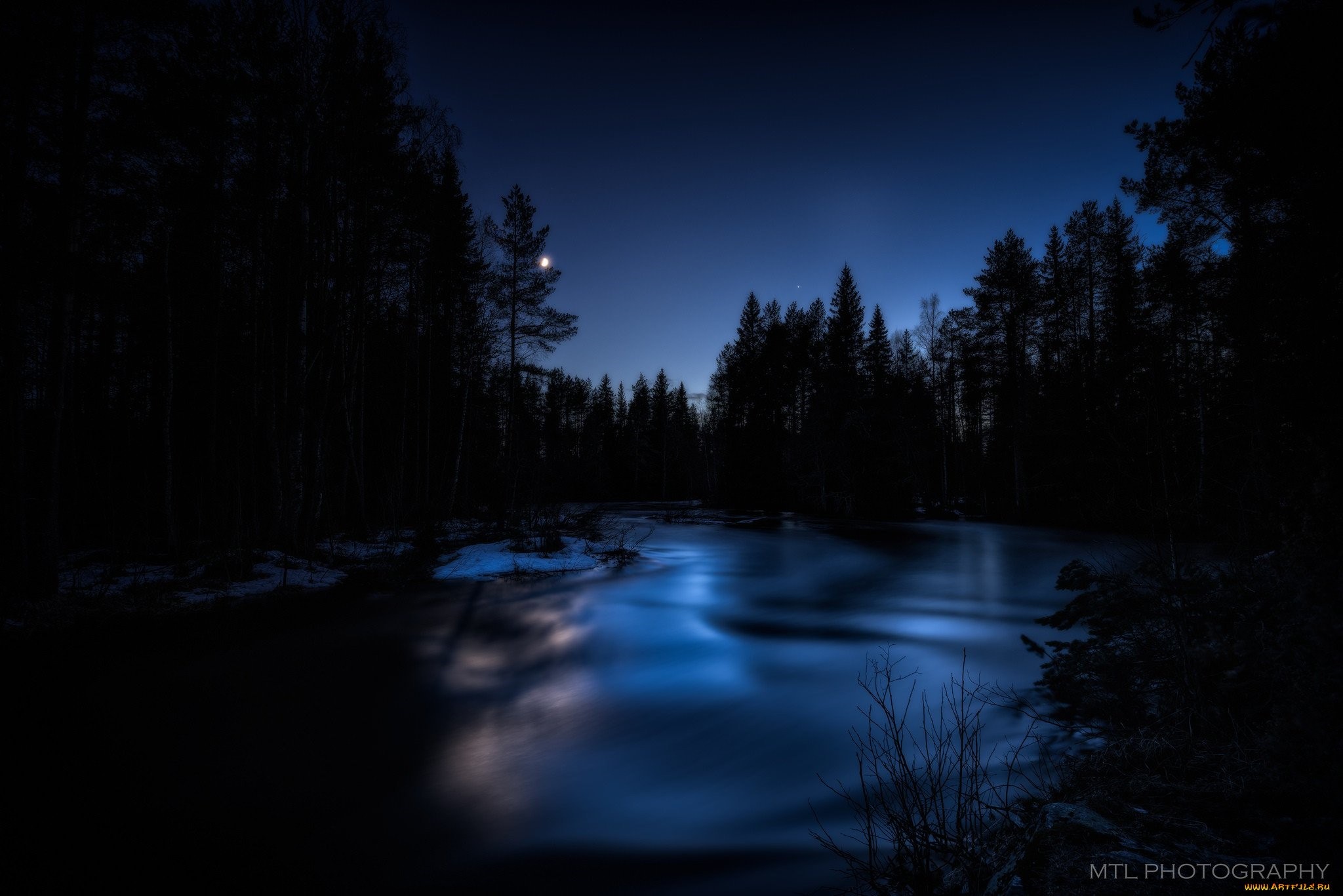 Ночью в лесу 3 класс. Ночь река лес. Ночной лес. Ночной лес с озером. Озеро в лесу ночью.