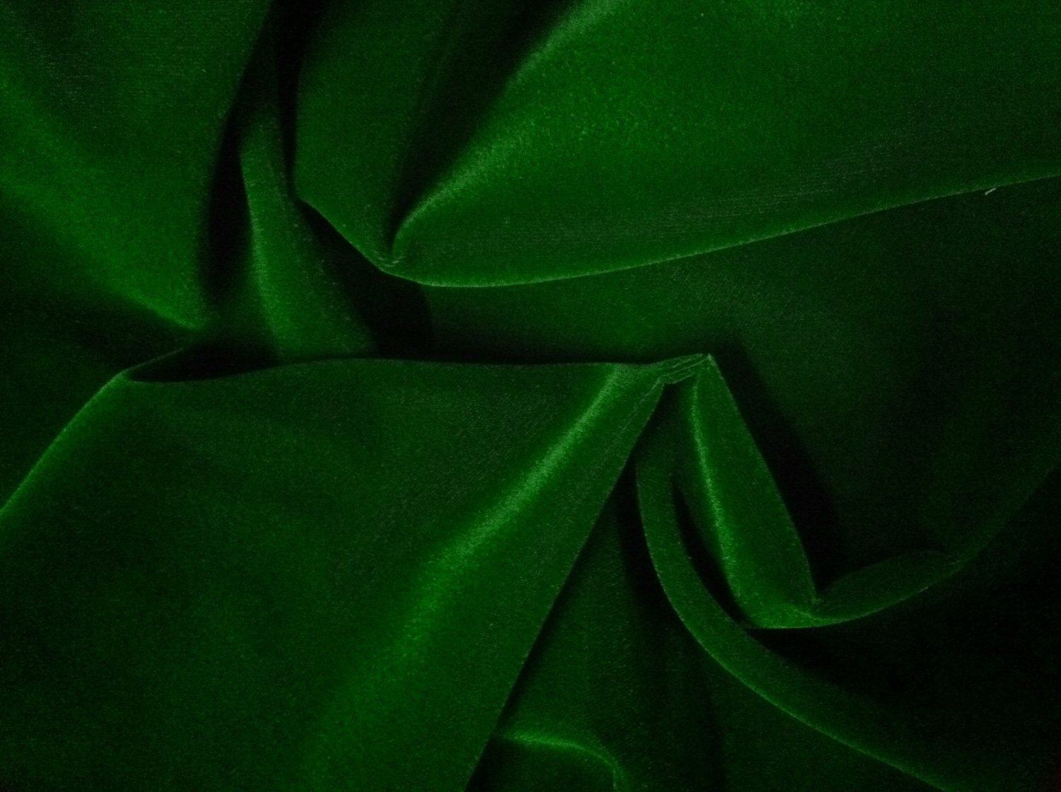 Включи темный зеленый. Изумрудный вельвет текстура. Вельвет ткань изумруд. Barhat Emerald ткань. Вельвет темно зеленый.