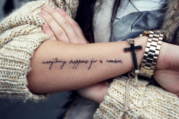 Татуировки для девушек надписи со смыслом