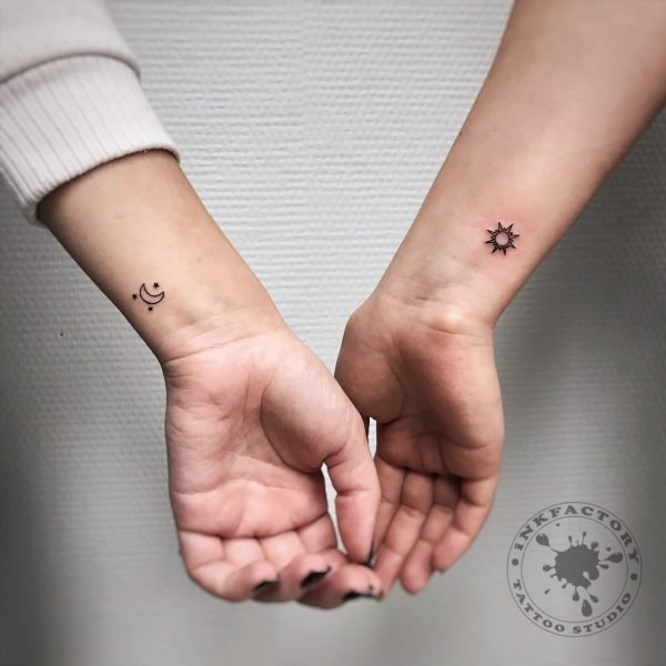 Парные татуировки для подруг