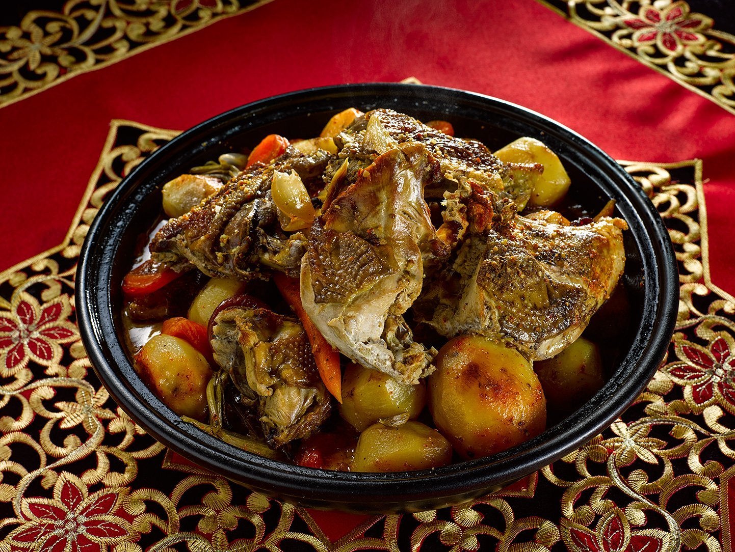 Ближайшая узбекская кухня. Марокканская кухня тажин. Национальное блюдо Марокко тажин. Таджин блюдо Марокко. Марокканский тажин Орхидея.