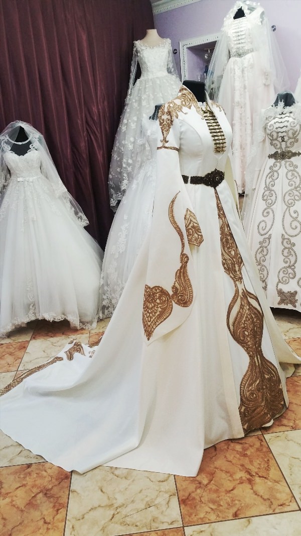 Кавказские национальные свадебные платья
