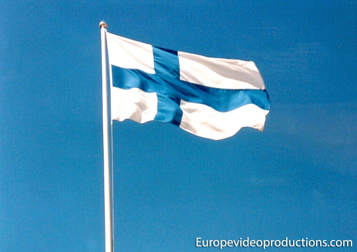На борту холера бело синий флаг. Бело сине белый флаг 2022. Флаг Финляндия. Бело синий флаг. Бело голубой флаг.