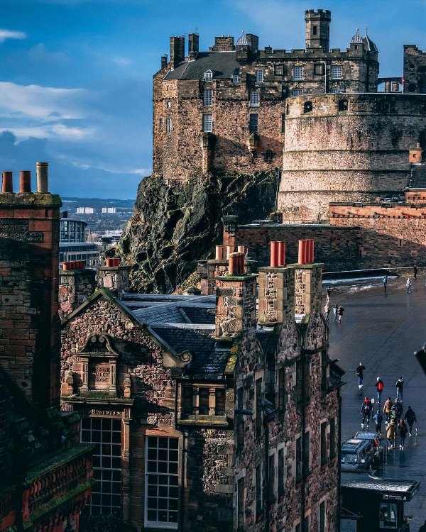 Эдинбургский замок шотландия
