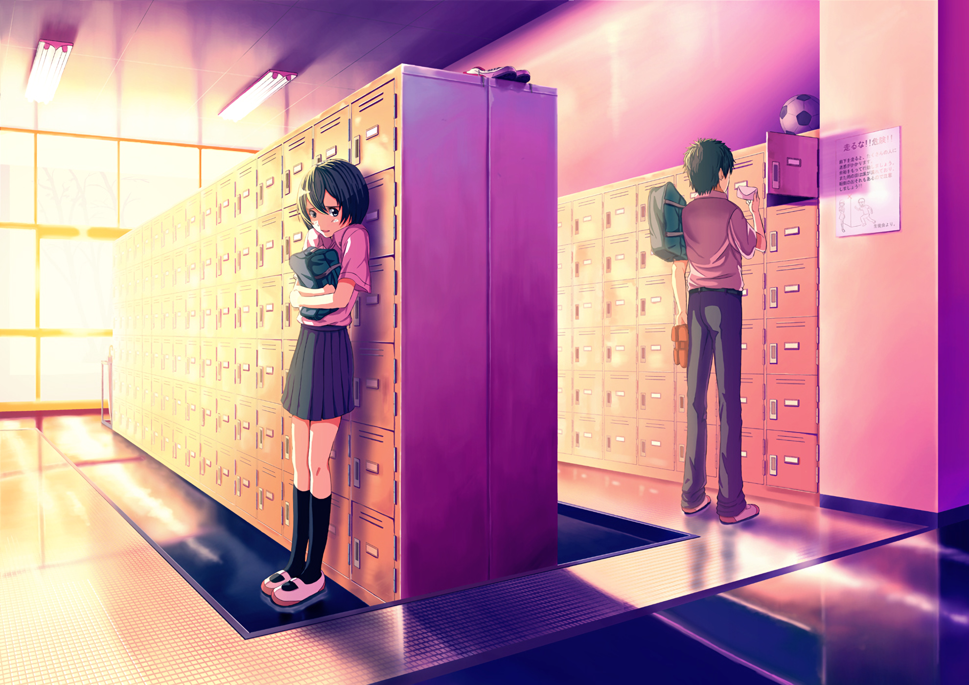Девушки в переодевалке. Японские школьные шкафчики.