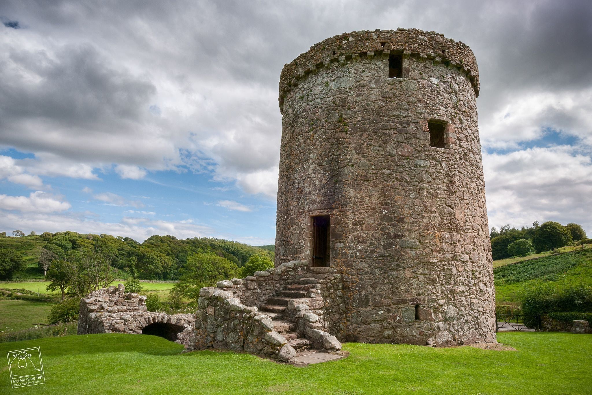 Башня. Тауэр Хаус Шотландия. Средневековый замок Тауэр. Замок Тауэр Шотландия. Тип шотландских замков Тауэр-Хаус.