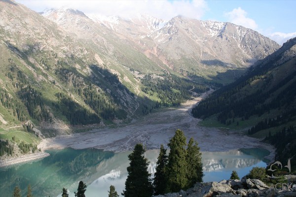 Алматы озеро в горах