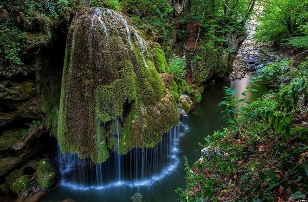 Водопад в румынии