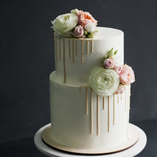 Двухъярусный торт на свадьбу без мастики