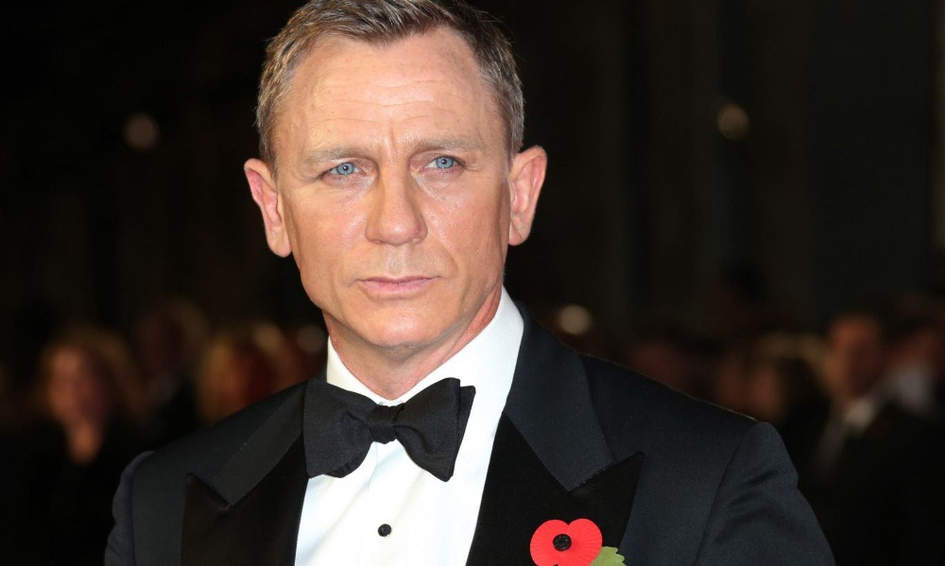 актер 007 гей фото 42