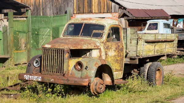 Старые грузовые машины