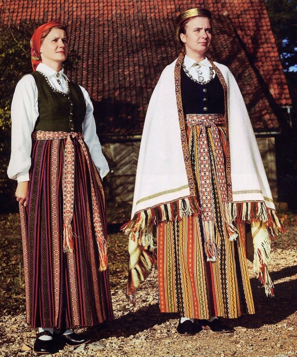 Национальная одежда в латвии