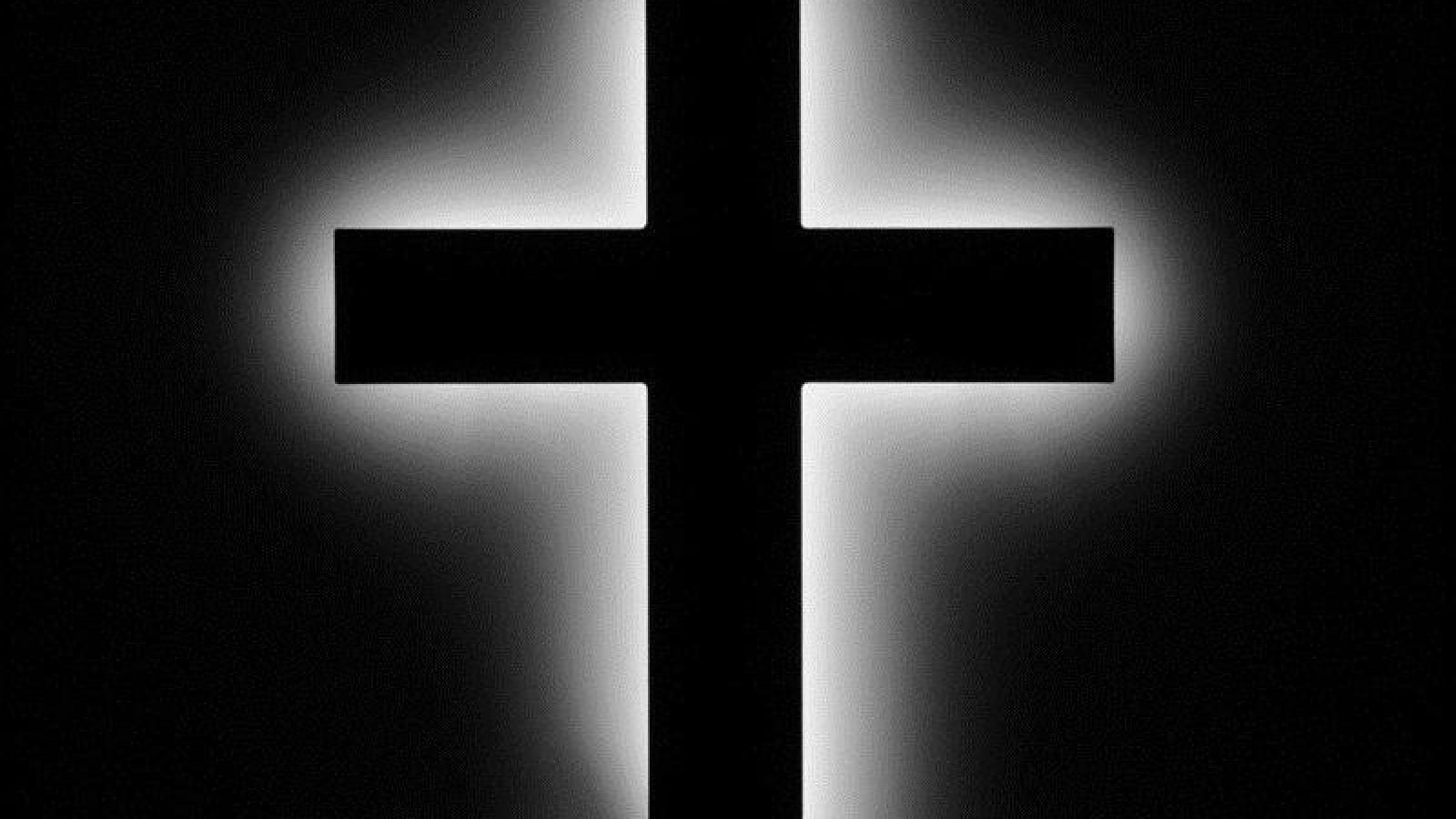 Аватарка крест. Крест на черном фоне. Христианский крест. Красивый крест. Крест черно белый.