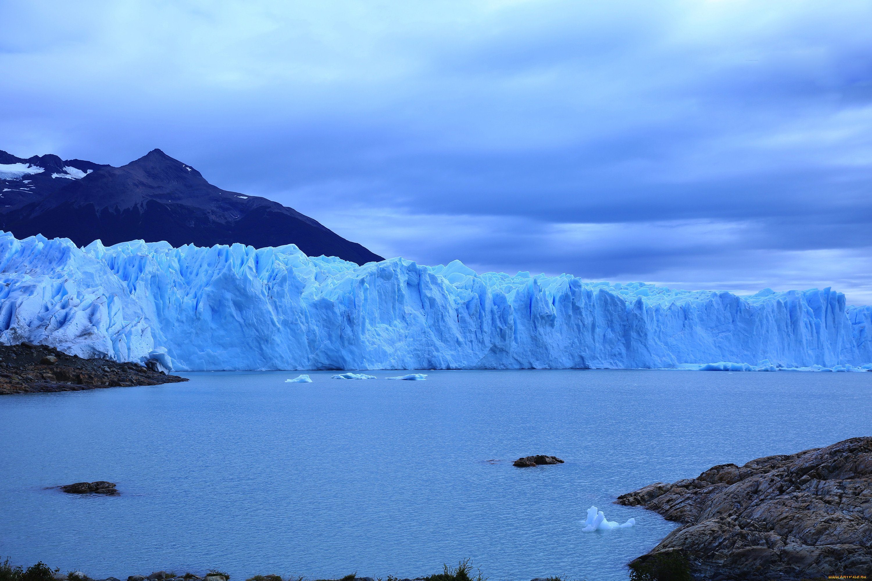 Аргентина моря и океаны. Ледник Перито-Морено. Айсберг в Аргентине. Аргентина Антарктида. Аргентина природа ледник.