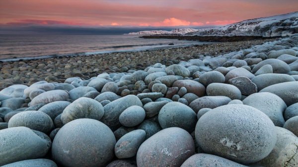 Море с камнями